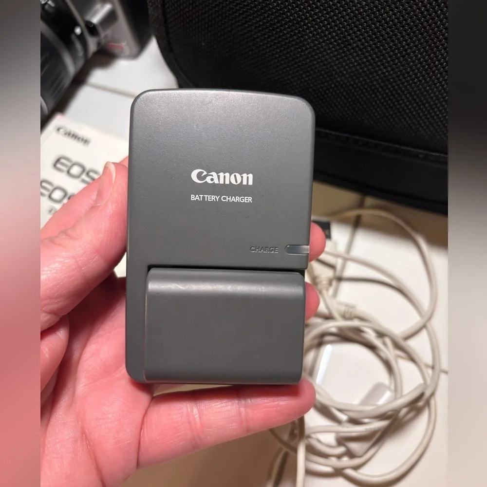 Canon DS 126071 Digital Rebel XT Camera 8 Megapixel 18-55 MM Lens Nice *Tested*
